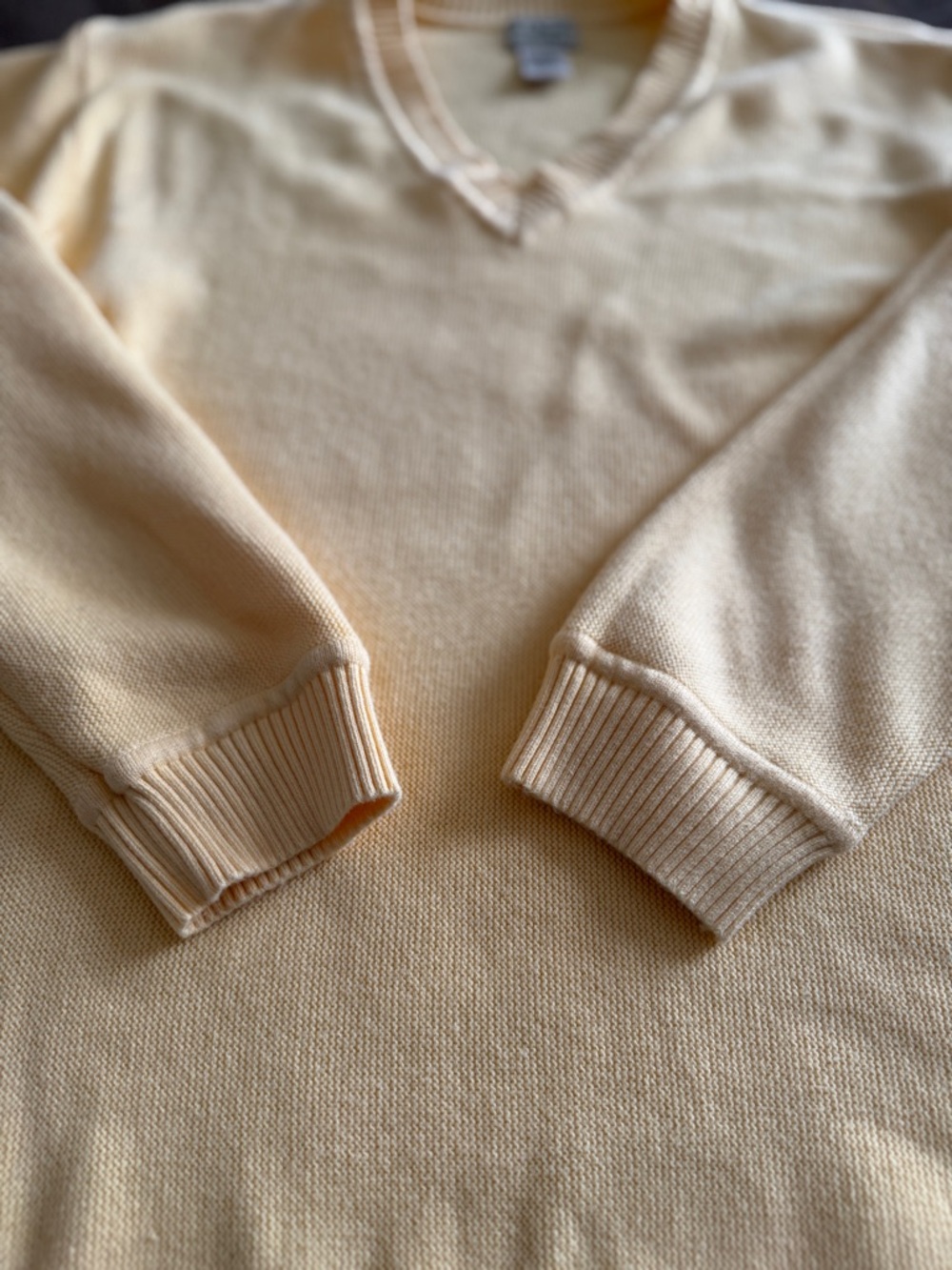 L.L. Bean Men’s Large Yellow V-Neck Sweater 100% Cotton Knit Pullover - Picture 3 of 6
